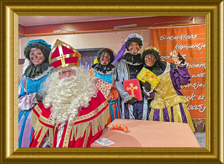 Scouting Aleida Schiedam Sinterklazencentrale Sinterklaas met zijn trouwe hulpen